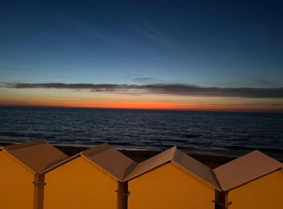 Sur La Plage / Enjoy The Beach Apartment Cabourg Exterior photo